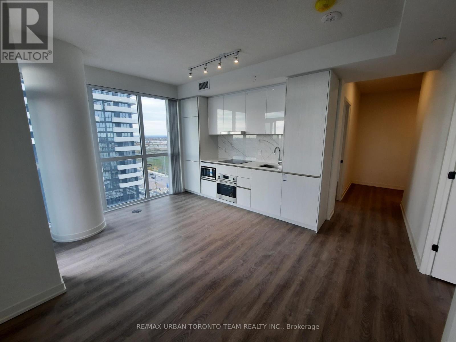 1212 - 8 Interchange Way, Vaughan, Ontario  L4K 5Z7 - Photo 5 - N12539244