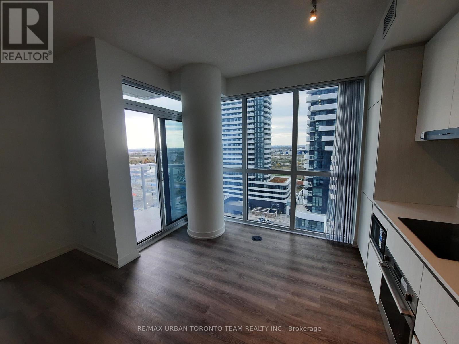 1212 - 8 Interchange Way, Vaughan, Ontario  L4K 5Z7 - Photo 6 - N12539244