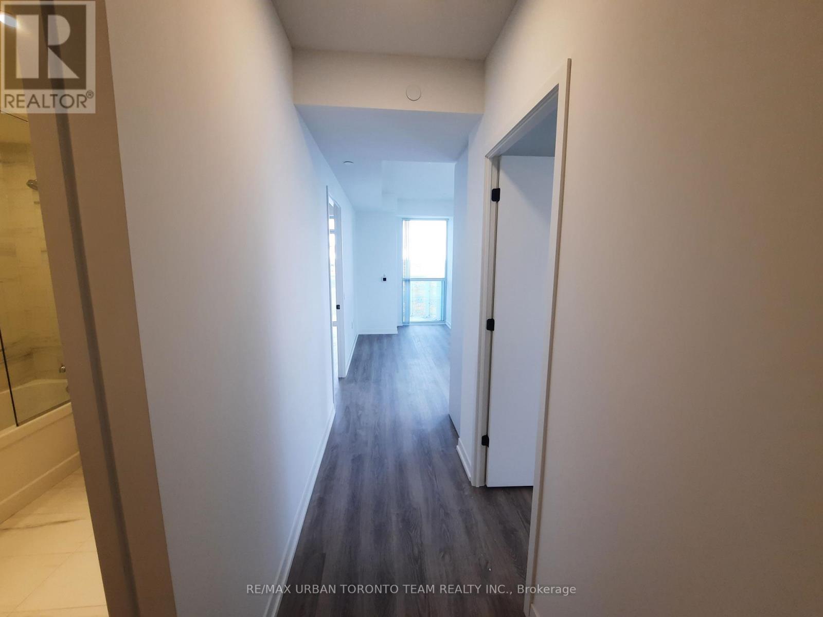 1212 - 8 Interchange Way, Vaughan, Ontario  L4K 5Z7 - Photo 8 - N12539244