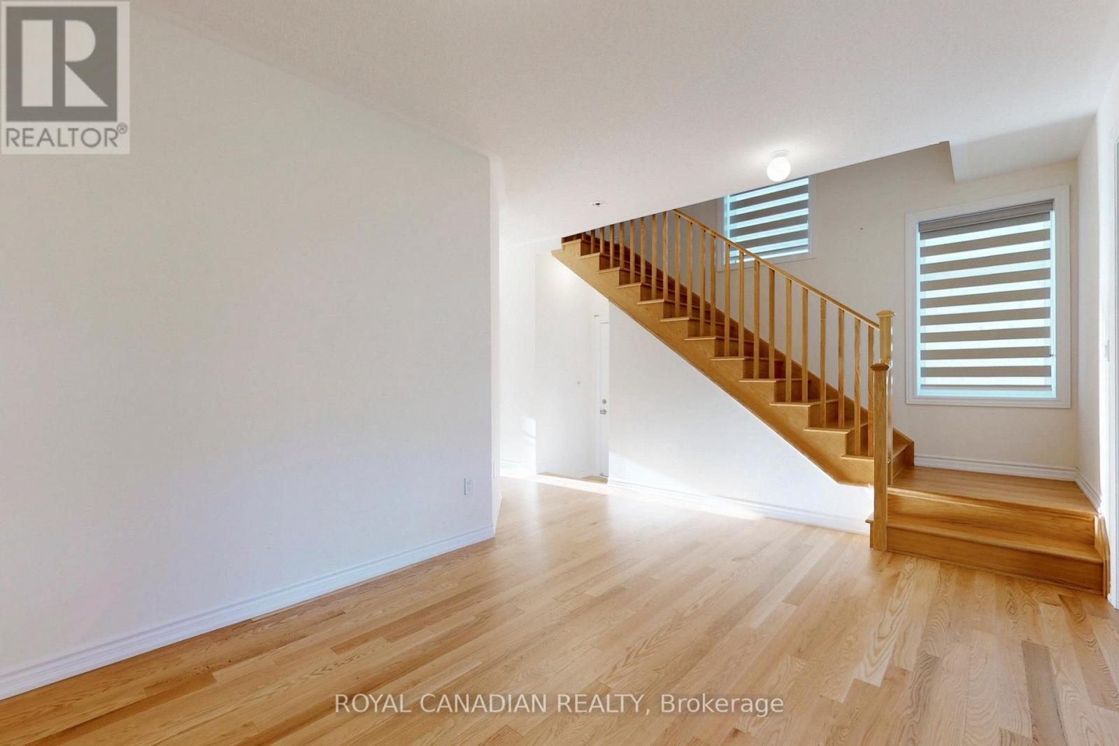 38 Rochester Drive, Barrie, Ontario  L9J 0W1 - Photo 10 - S12539202