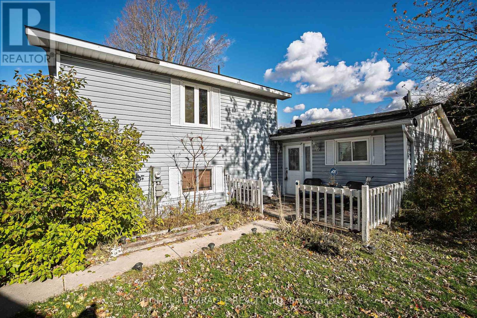 1008 Rainbow Valley Road, Springwater, Ontario  L0L 2K0 - Photo 10 - S12539236