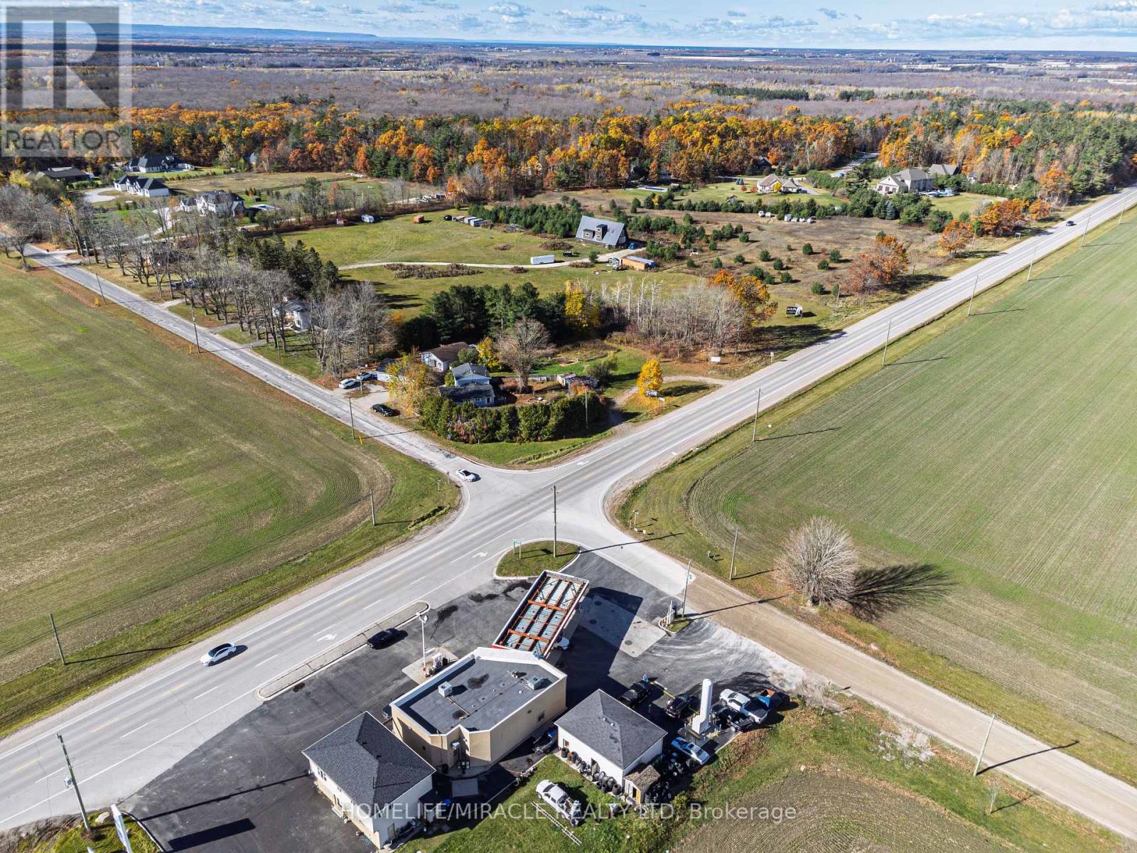 1008 Rainbow Valley Road, Springwater, Ontario  L0L 2K0 - Photo 15 - S12539236