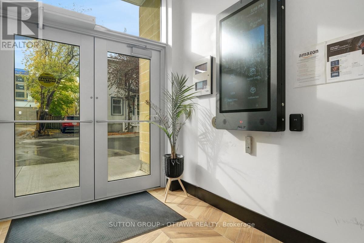 406 - 399 Winston Avenue, Ottawa, Ontario  K2A 1Y8 - Photo 5 - X12539310