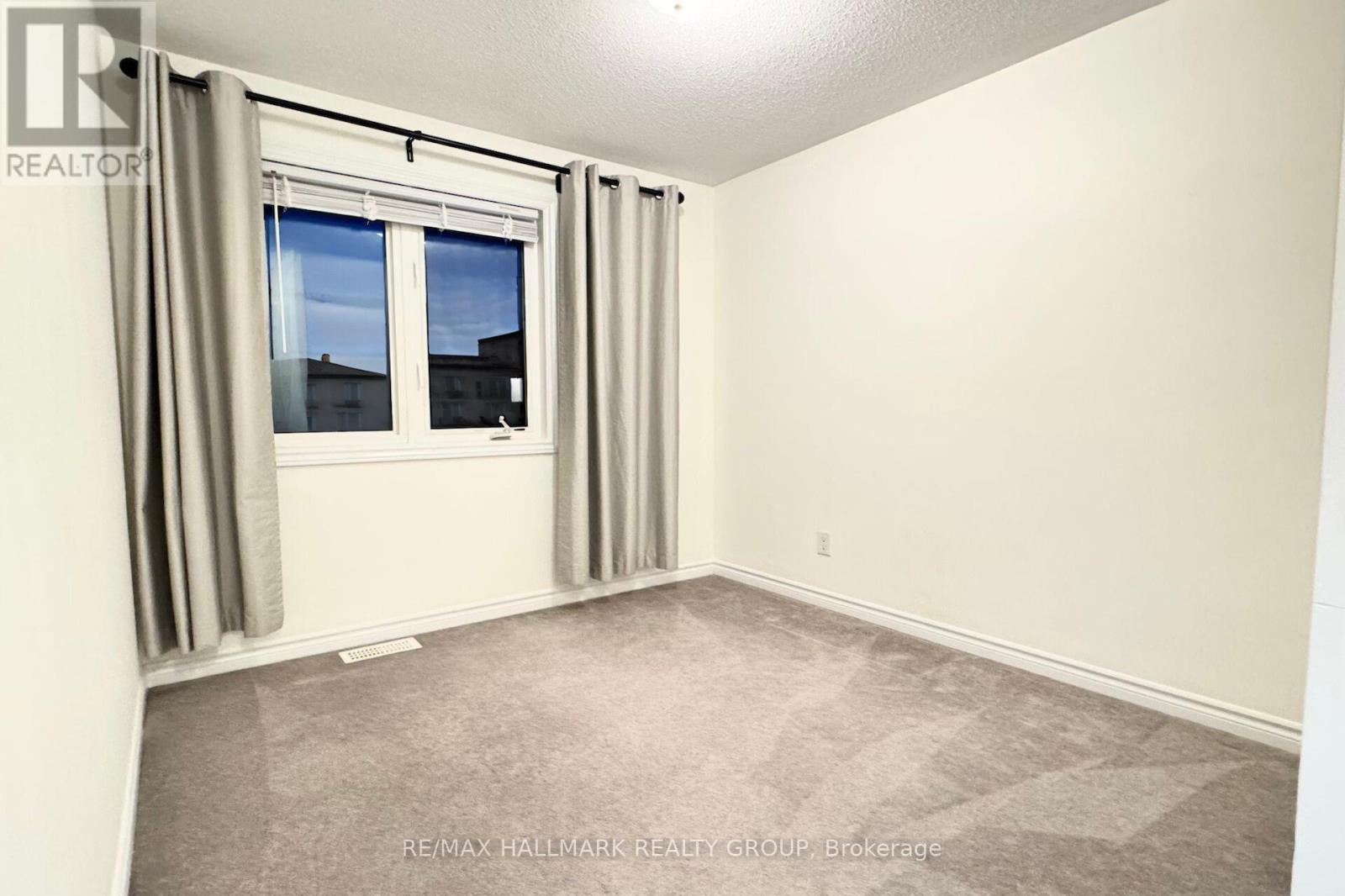 422 Coldwater Crescent, Ottawa, Ontario  K2M 0J2 - Photo 13 - X12539314