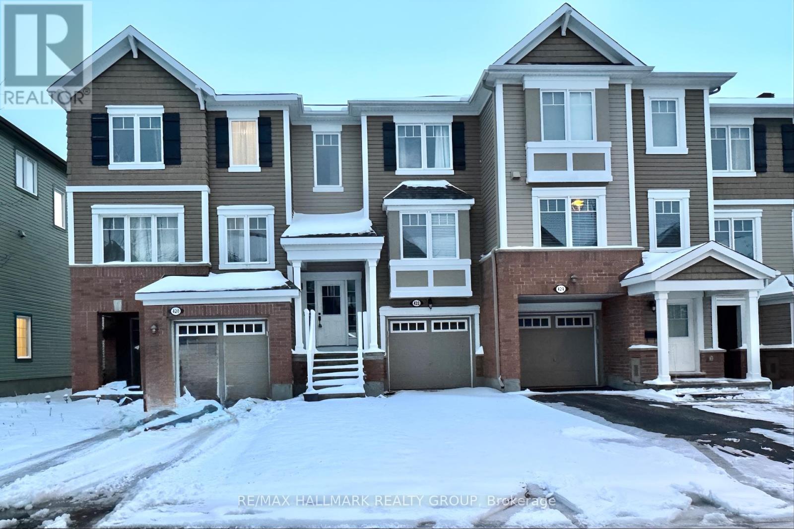 422 Coldwater Crescent, Ottawa, Ontario  K2M 0J2 - Photo 2 - X12539314