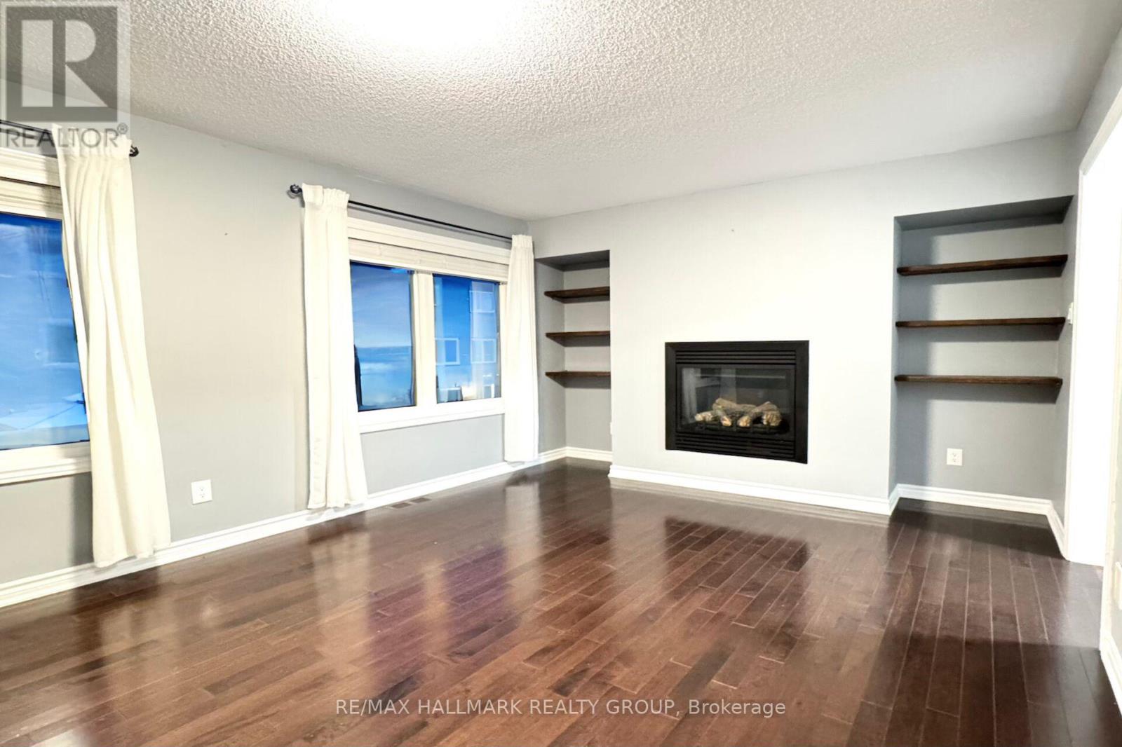 422 Coldwater Crescent, Ottawa, Ontario  K2M 0J2 - Photo 5 - X12539314