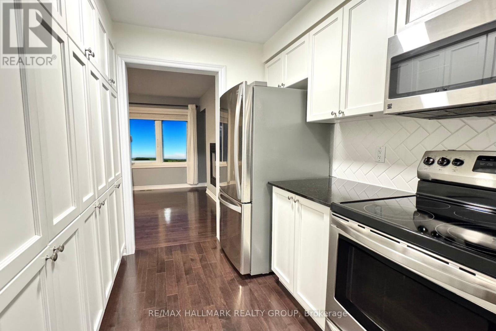 422 Coldwater Crescent, Ottawa, Ontario  K2M 0J2 - Photo 8 - X12539314