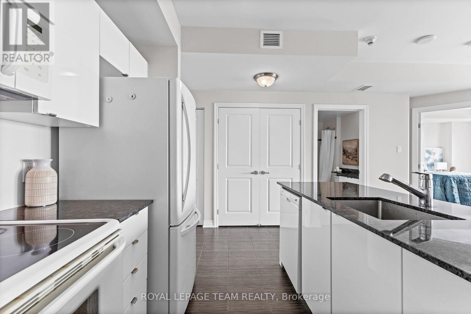 1408 - 90 Landry Street, Ottawa, Ontario  K1L 0A9 - Photo 7 - X12539360