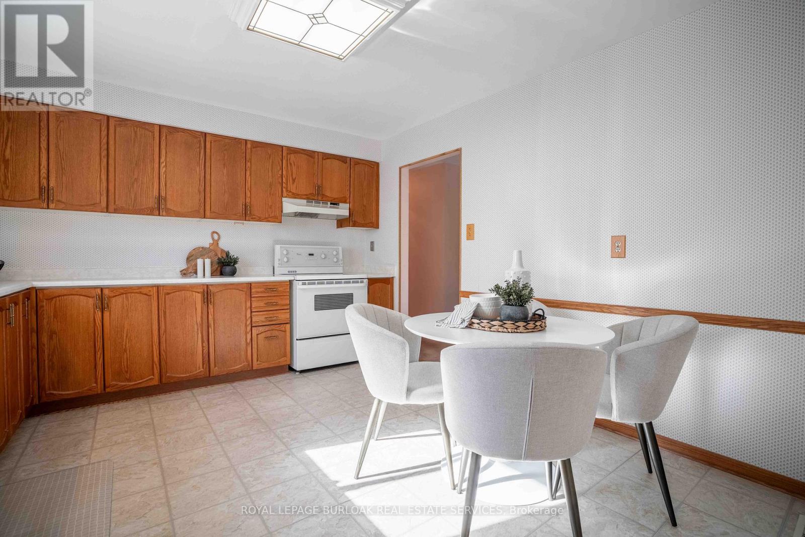 1447 Reynolds Avenue, Burlington, Ontario  L7M 3B6 - Photo 12 - W12539196