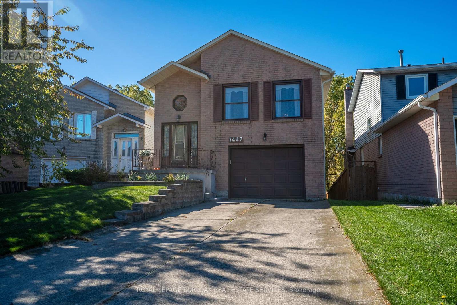 1447 Reynolds Avenue, Burlington, Ontario  L7M 3B6 - Photo 2 - W12539196