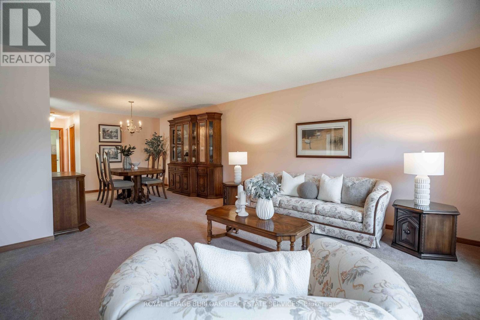 1447 Reynolds Avenue, Burlington, Ontario  L7M 3B6 - Photo 5 - W12539196