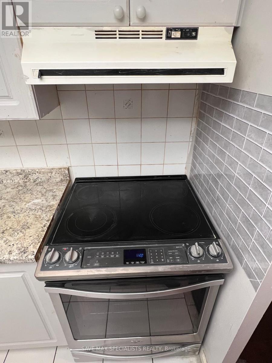 1214 - 135 Hillcrest Avenue, Mississauga, Ontario  L5B 4B1 - Photo 15 - W12539204