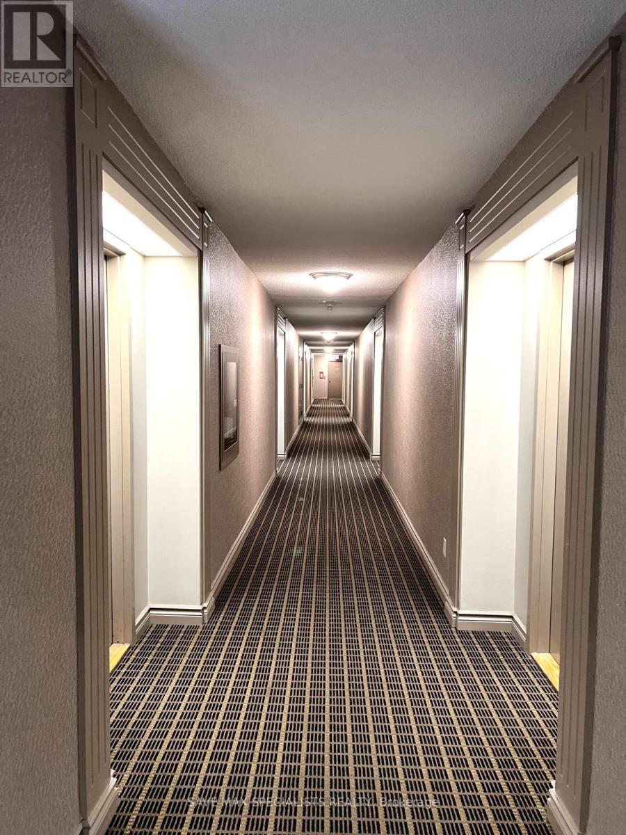 1214 - 135 Hillcrest Avenue, Mississauga, Ontario  L5B 4B1 - Photo 3 - W12539204