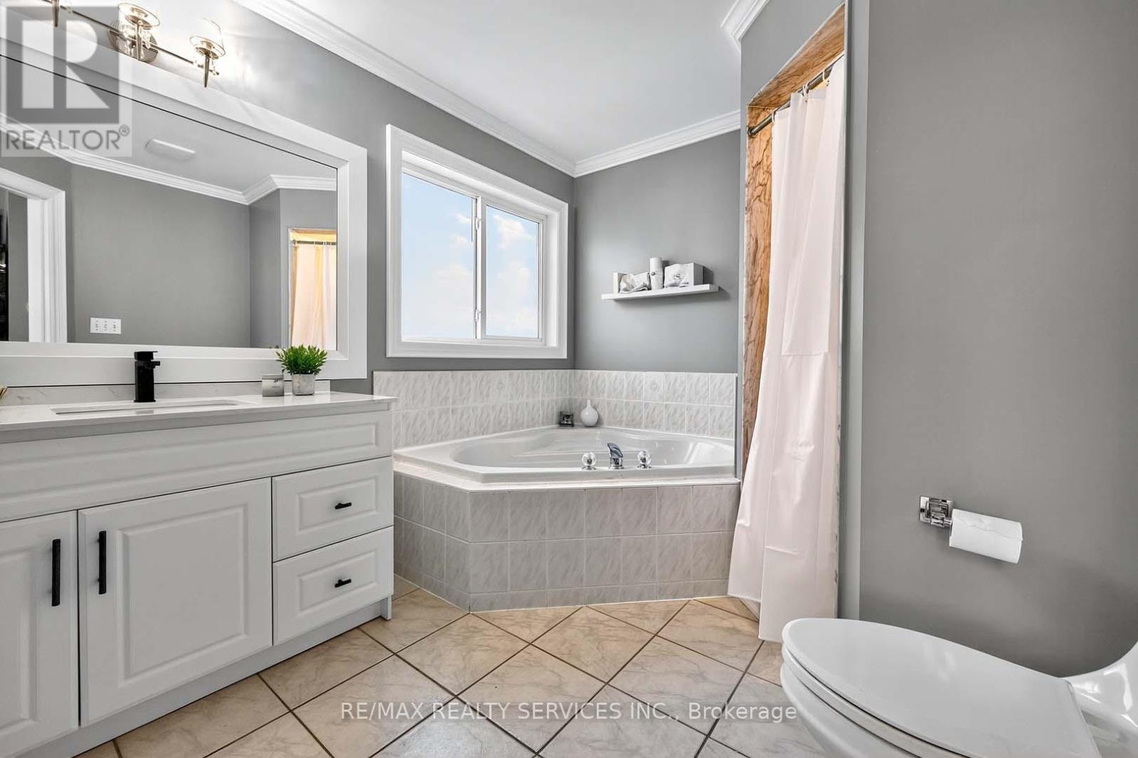 142 Marycroft Court, Brampton, Ontario  L7A 2G3 - Photo 22 - W12539212