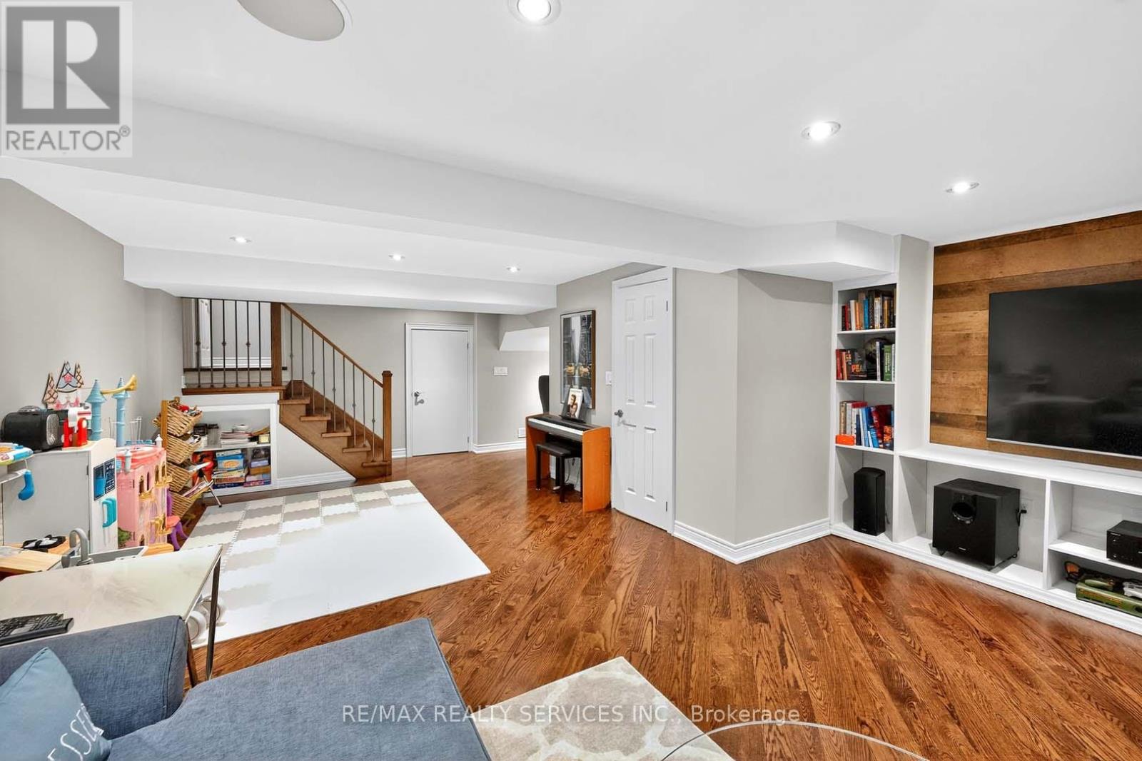 142 Marycroft Court, Brampton, Ontario  L7A 2G3 - Photo 34 - W12539212