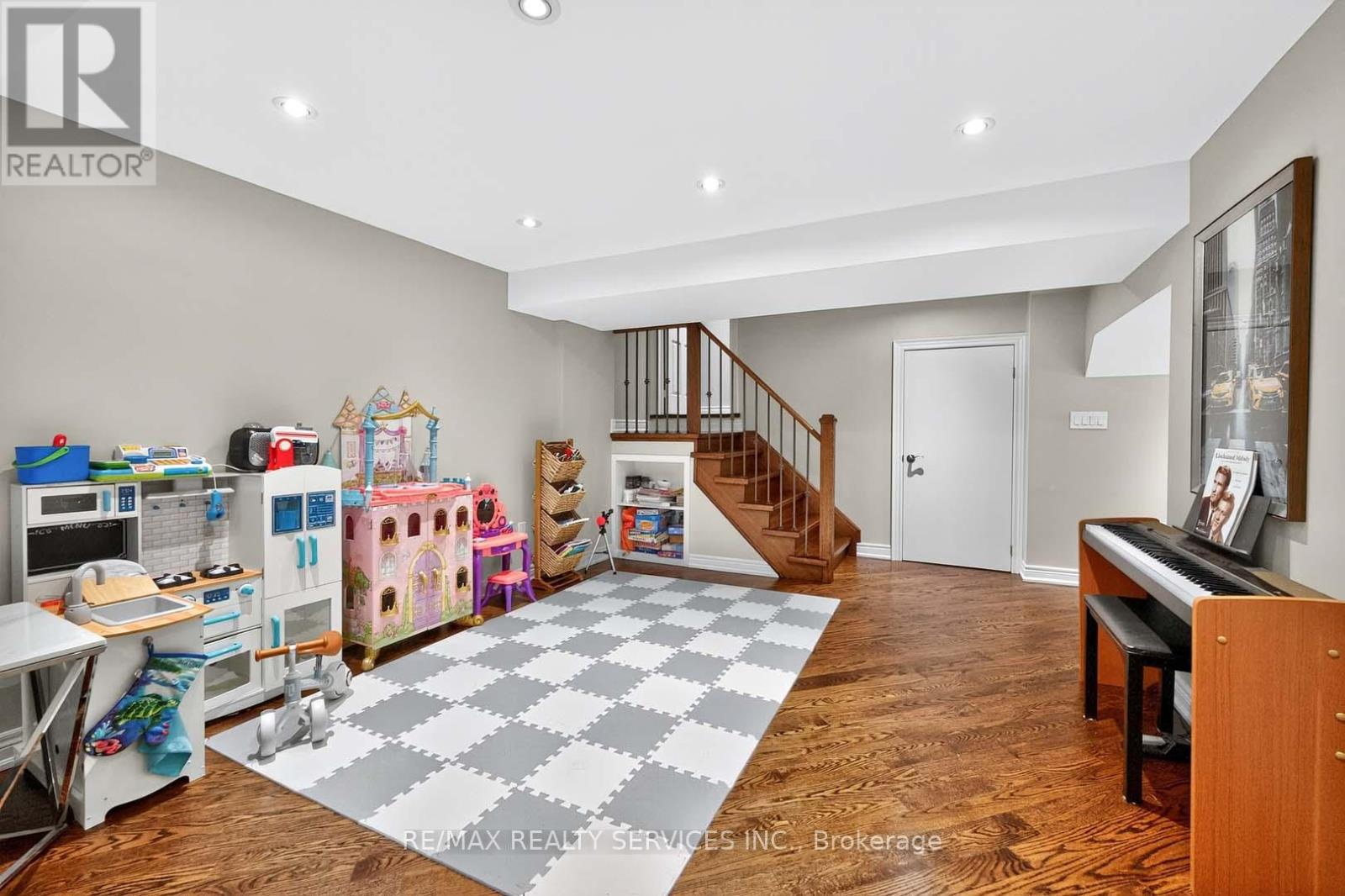 142 Marycroft Court, Brampton, Ontario  L7A 2G3 - Photo 35 - W12539212