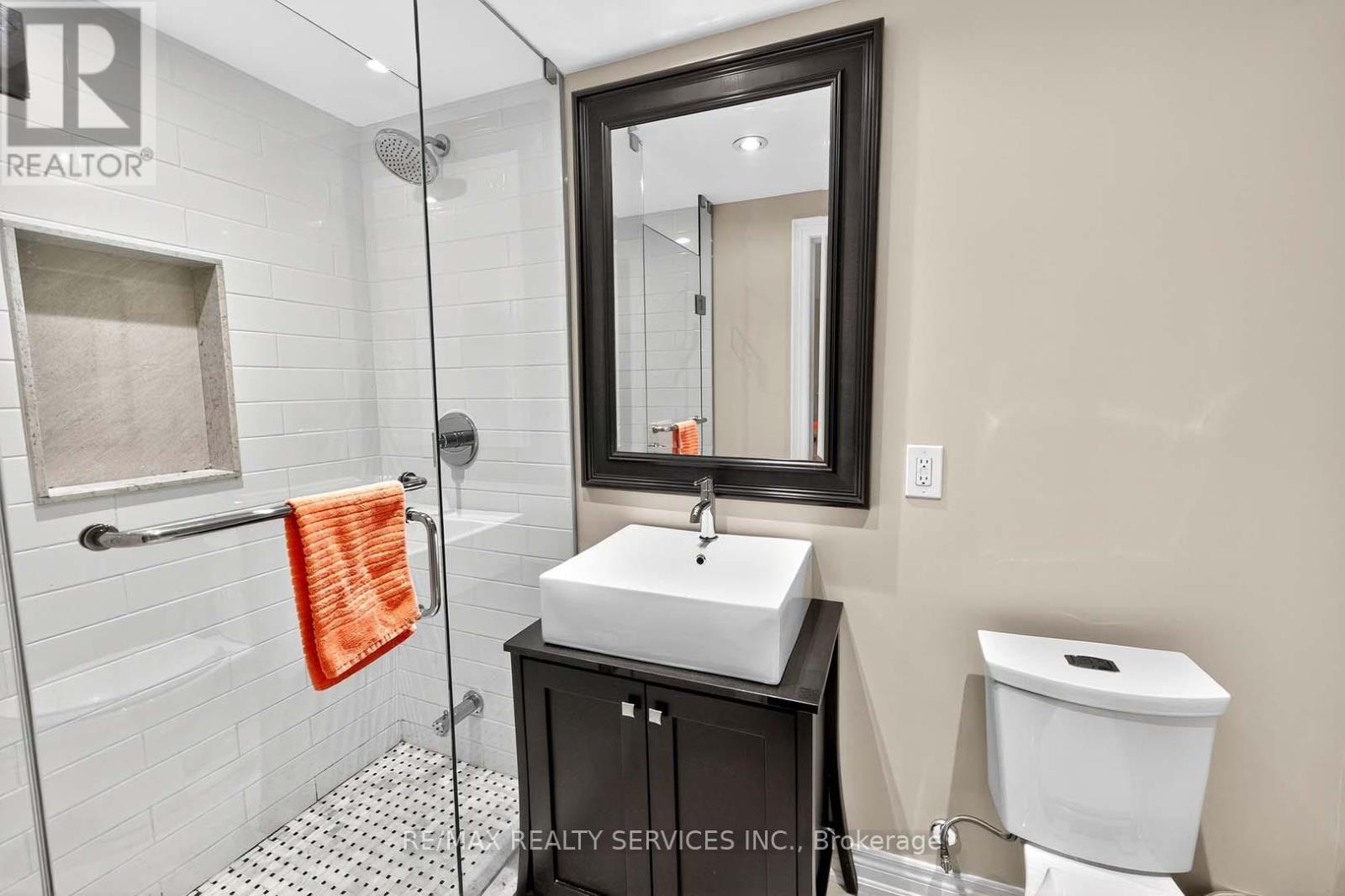 142 Marycroft Court, Brampton, Ontario  L7A 2G3 - Photo 37 - W12539212