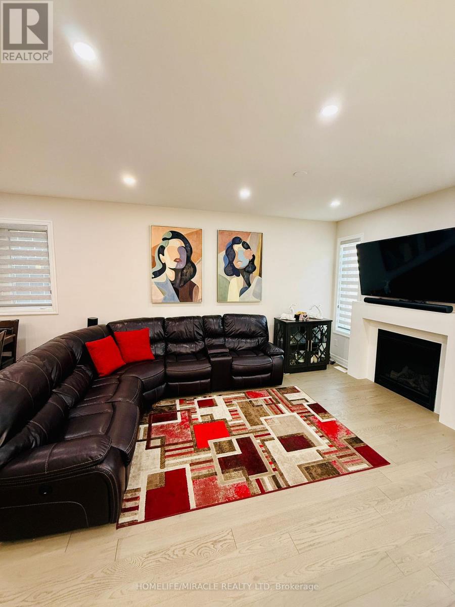 Upper - 1257 Muskoka Heights, Milton, Ontario  L9E 1Z1 - Photo 8 - W12539228