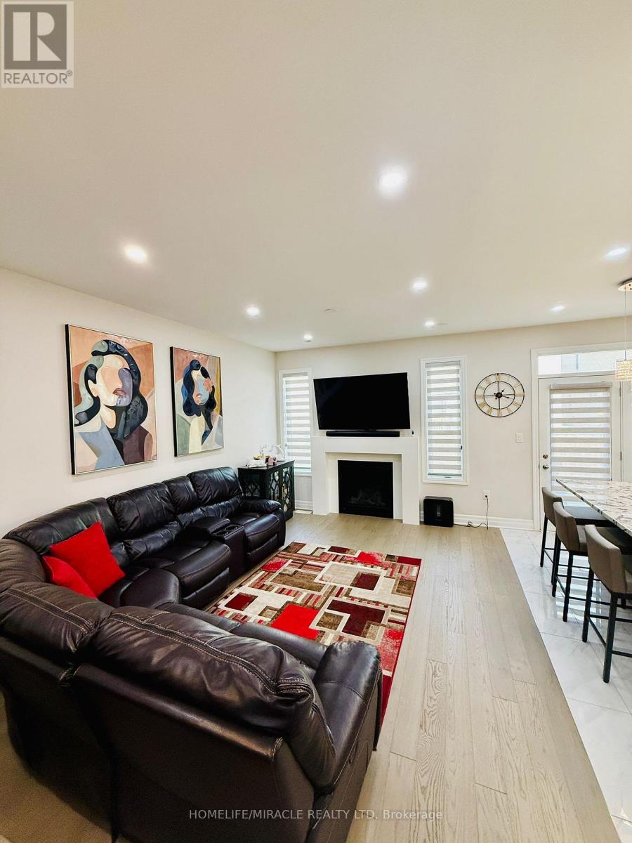 Upper - 1257 Muskoka Heights, Milton, Ontario  L9E 1Z1 - Photo 9 - W12539228