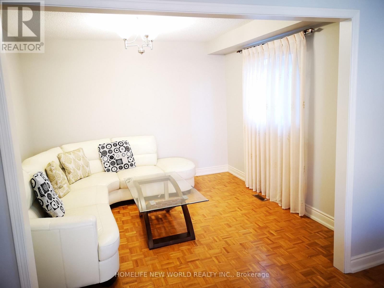 4471 Weeping Willow Drive, Mississauga, Ontario  L5V 1K2 - Photo 4 - W12539266