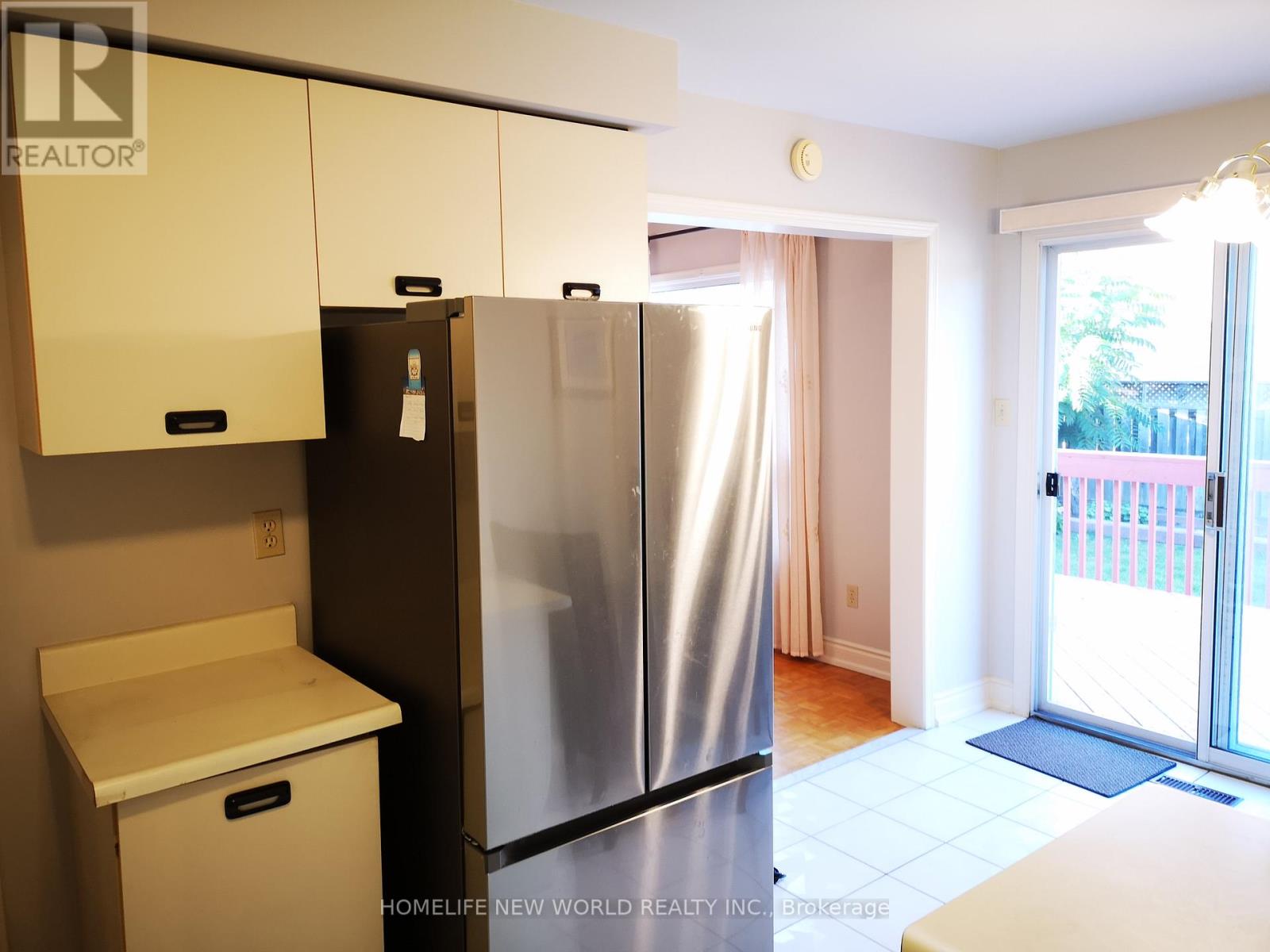 4471 Weeping Willow Drive, Mississauga, Ontario  L5V 1K2 - Photo 7 - W12539266