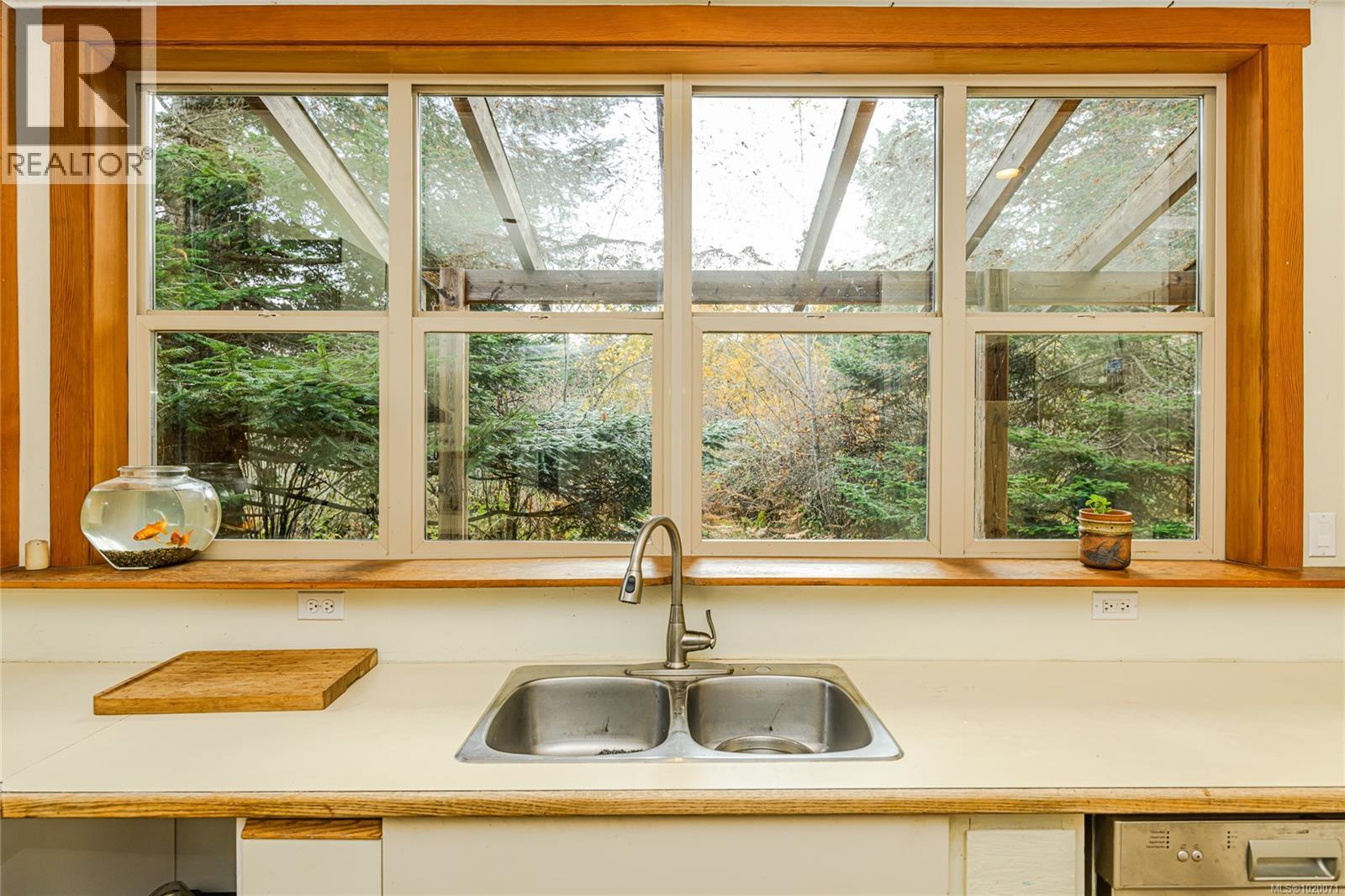 210 Epron Rd, Salt Spring, British Columbia  V8K 1C7 - Photo 15 - 1020071