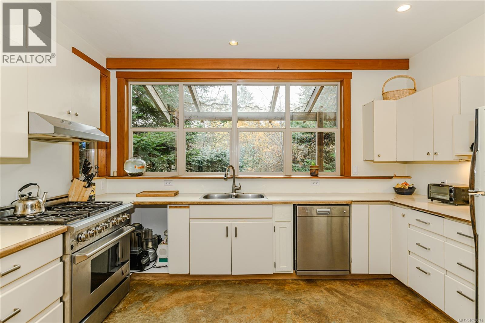 210 Epron Rd, Salt Spring, British Columbia  V8K 1C7 - Photo 16 - 1020071