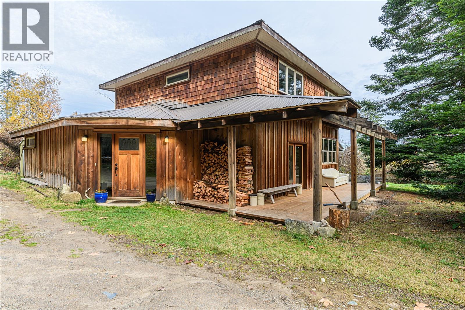 210 Epron Rd, Salt Spring, British Columbia  V8K 1C7 - Photo 2 - 1020071