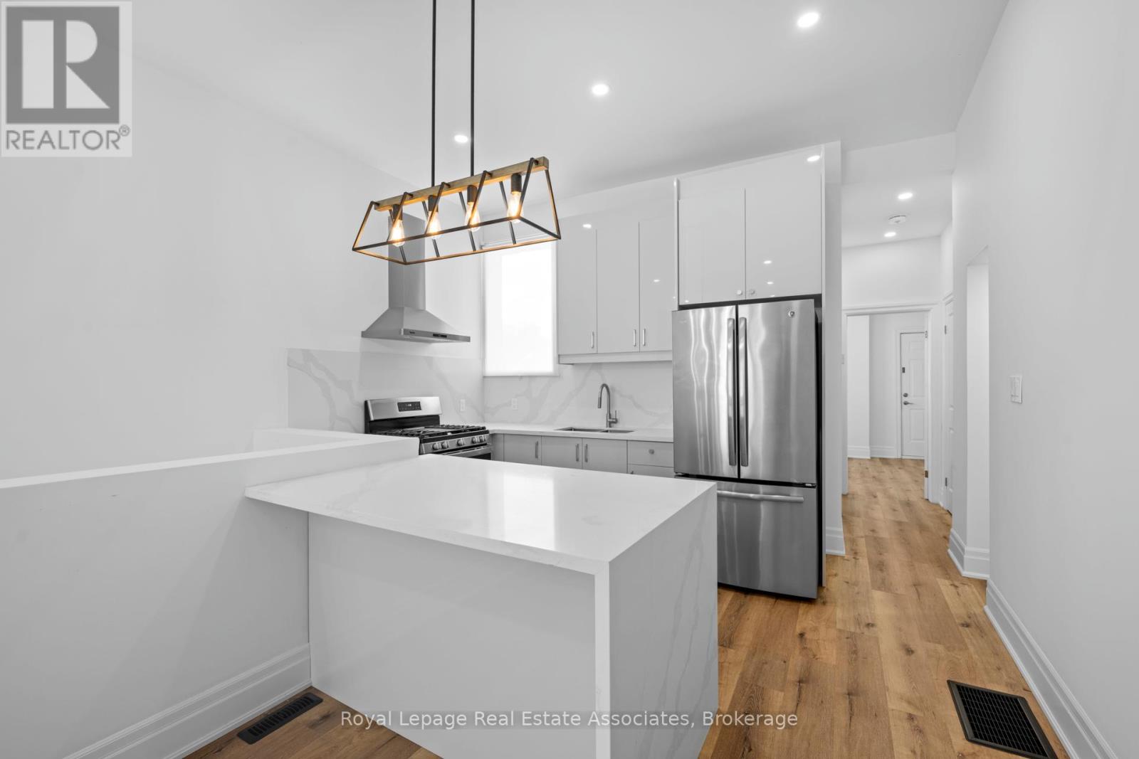 #a - 153 Bay Street N, Hamilton, Ontario  L8R 2P5 - Photo 6 - X12539194