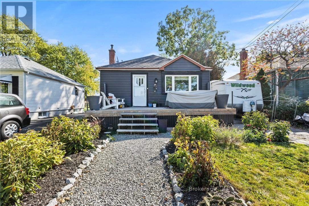 147 Summerhill Avenue, Hamilton, Ontario  L8K 3N5 - Photo 3 - X12539288