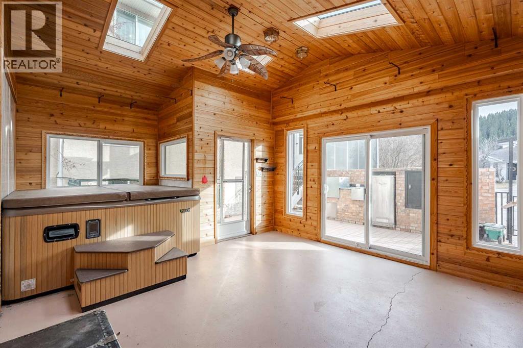 301 Riverview Green, Cochrane, Alberta  T4C 1K5 - Photo 3 - A2267736