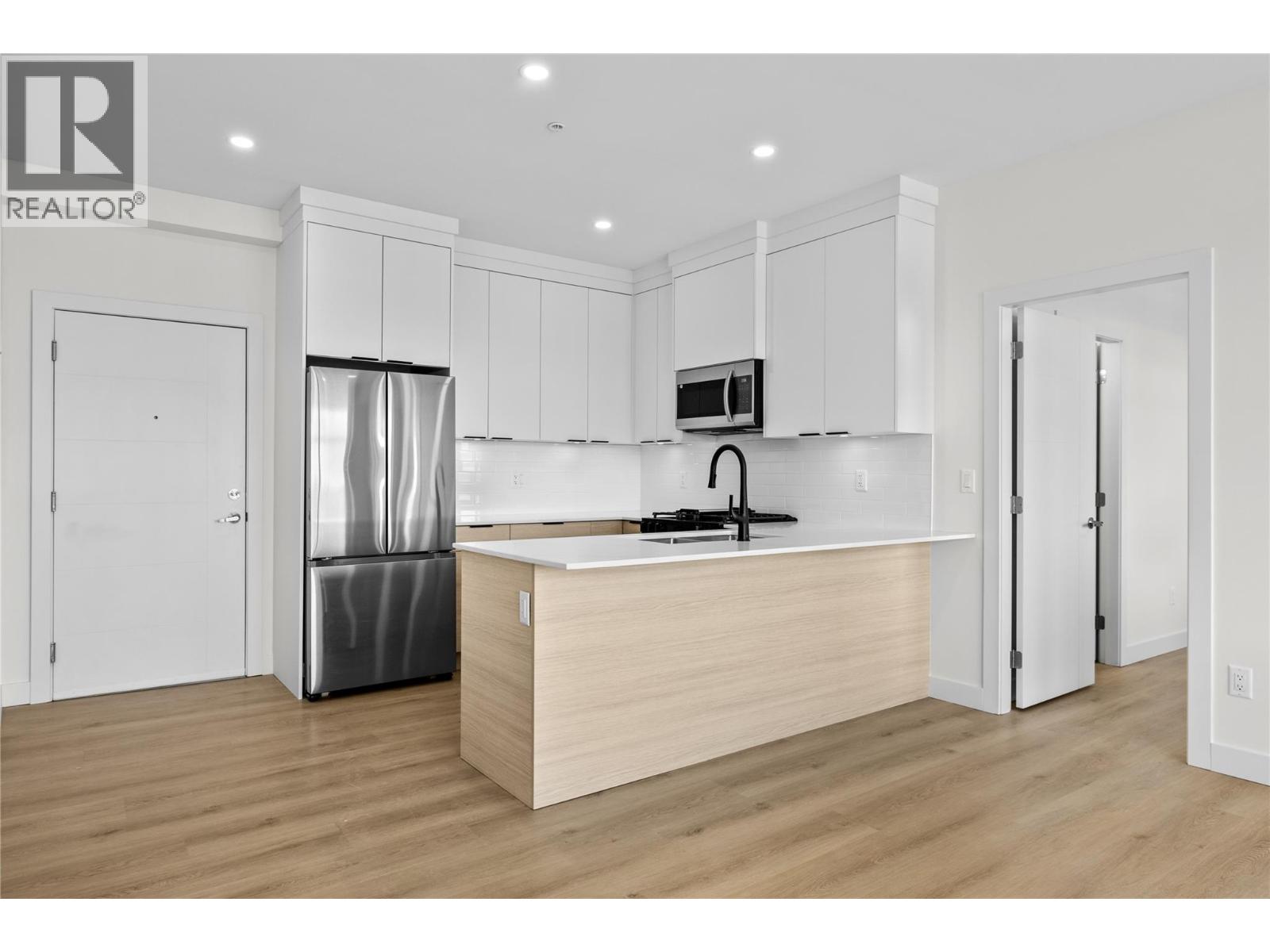 5300 Main Street Unit# 203 Kelowna Photo 4