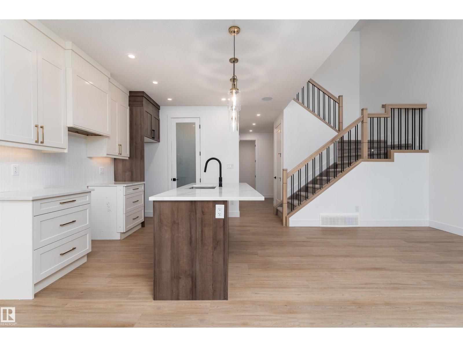 3105 Magpie WY NW, Edmonton, Alberta