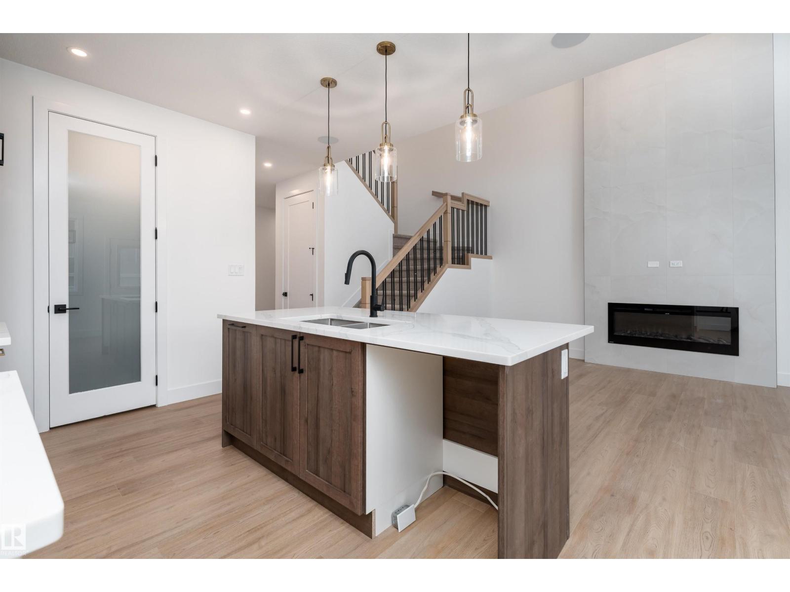 3105 Magpie Wy Nw, Edmonton, Alberta  T5S 0V3 - Photo 2 - E4465520