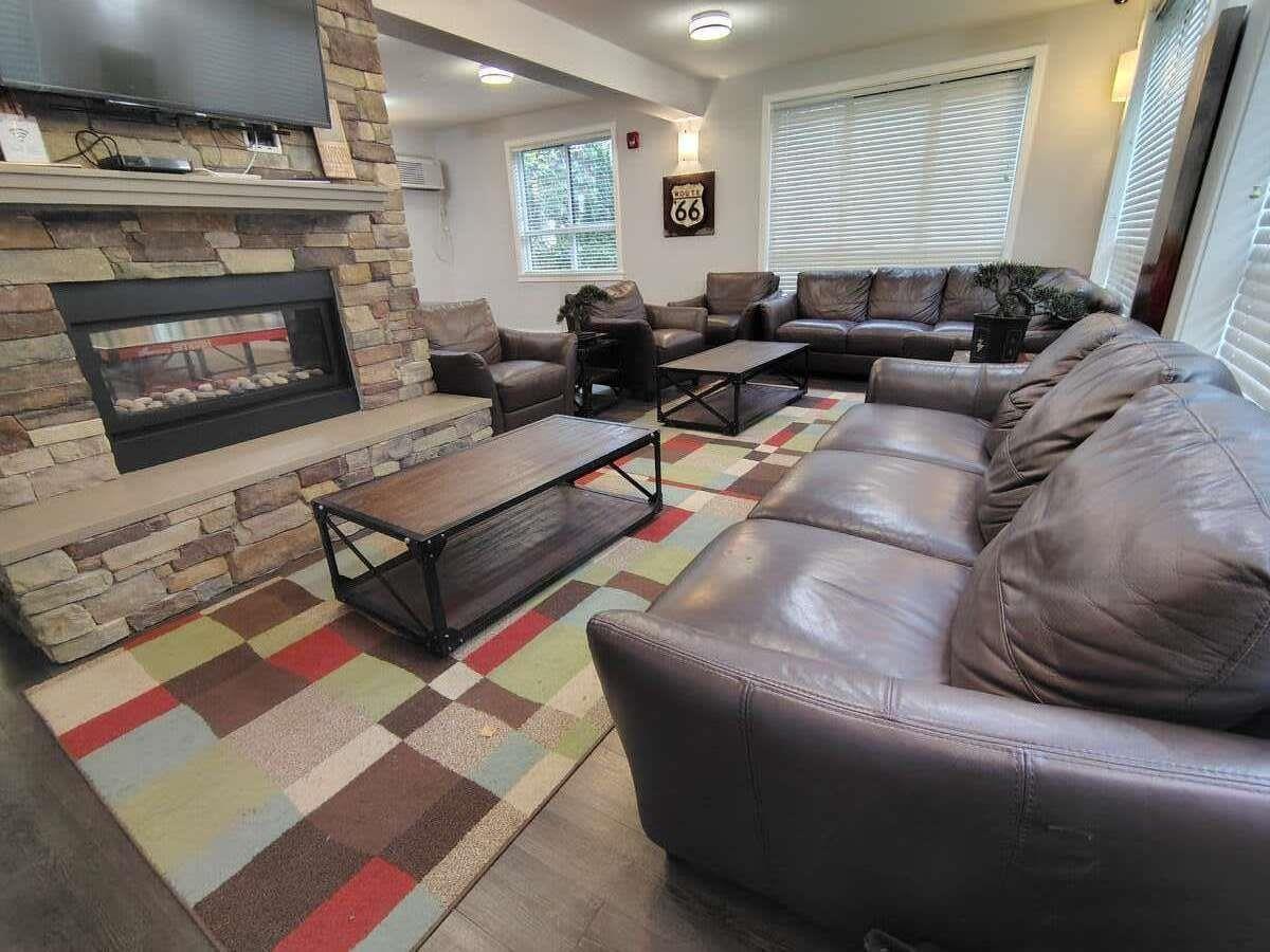 205 15388 105 Avenue, Surrey, British Columbia  V3R 0C4 - Photo 3 - R3066952