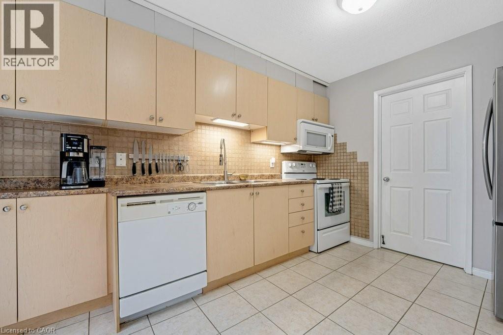 12 Holborn Drive Unit# B14, Kitchener, Ontario  N2A 0A4 - Photo 13 - 40784316