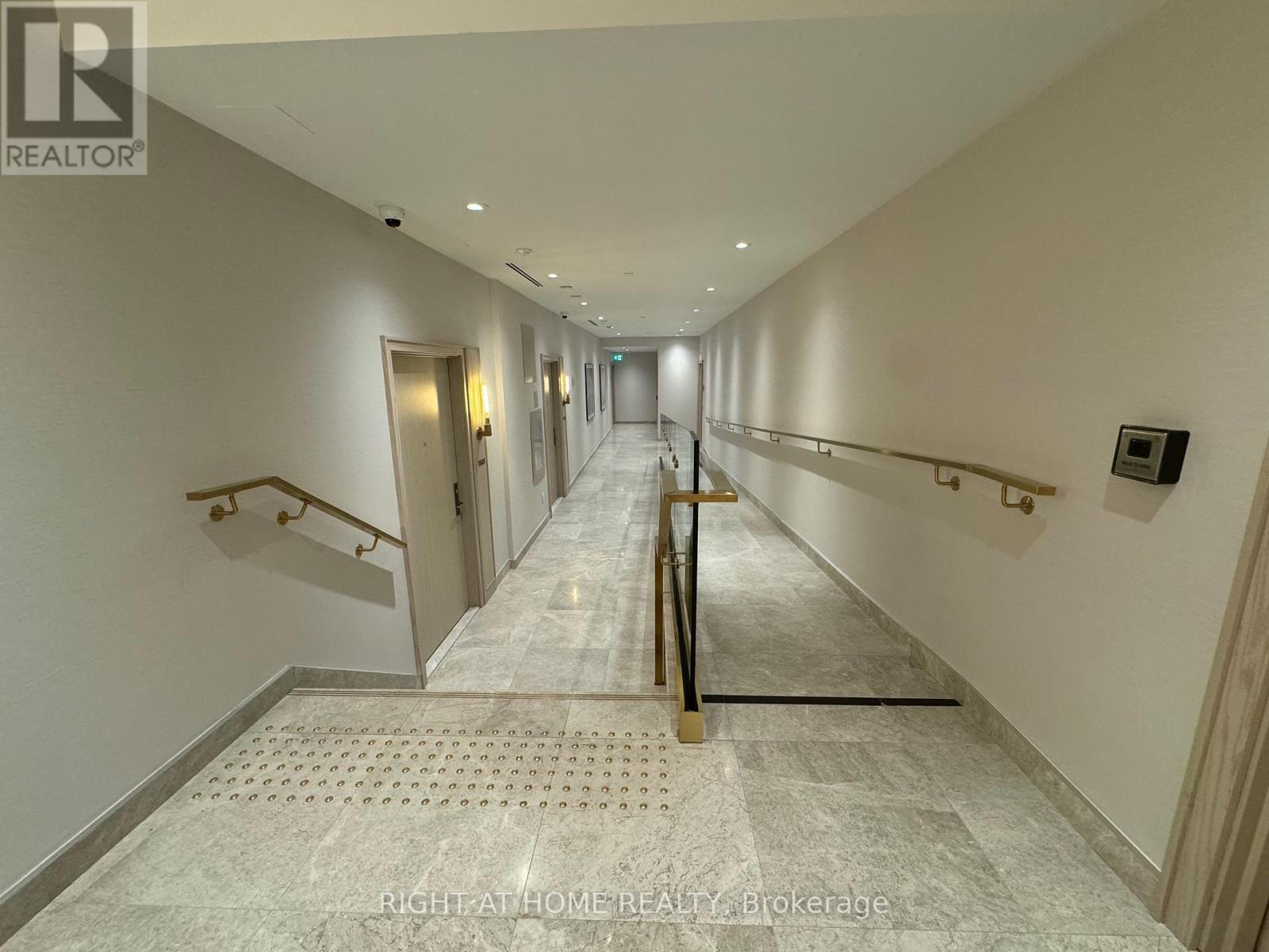 324 - 3 Strathgowan Avenue, Toronto, Ontario  M4N 1B8 - Photo 19 - C12539320