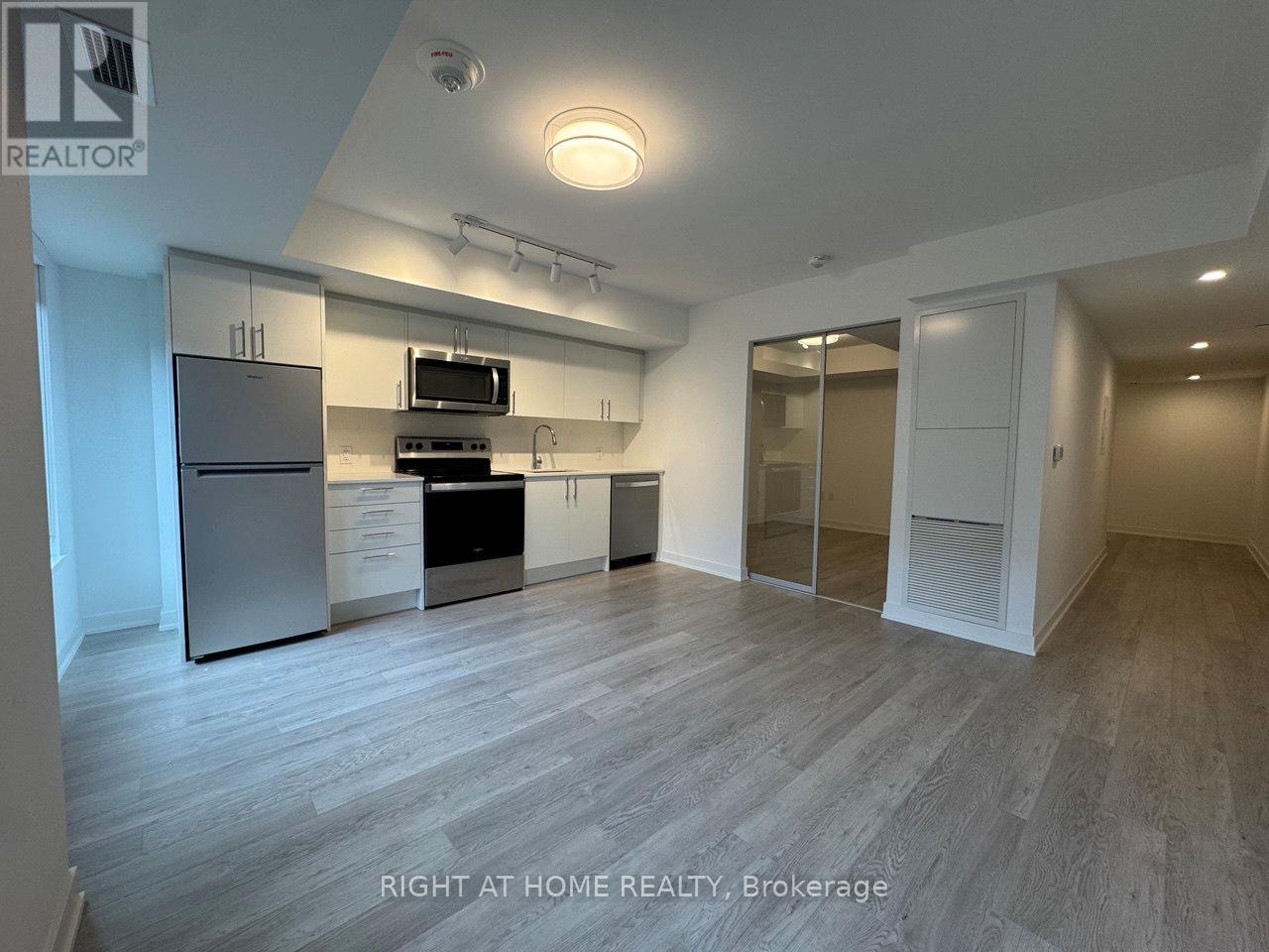 324 - 3 Strathgowan Avenue, Toronto, Ontario  M4N 1B8 - Photo 6 - C12539320