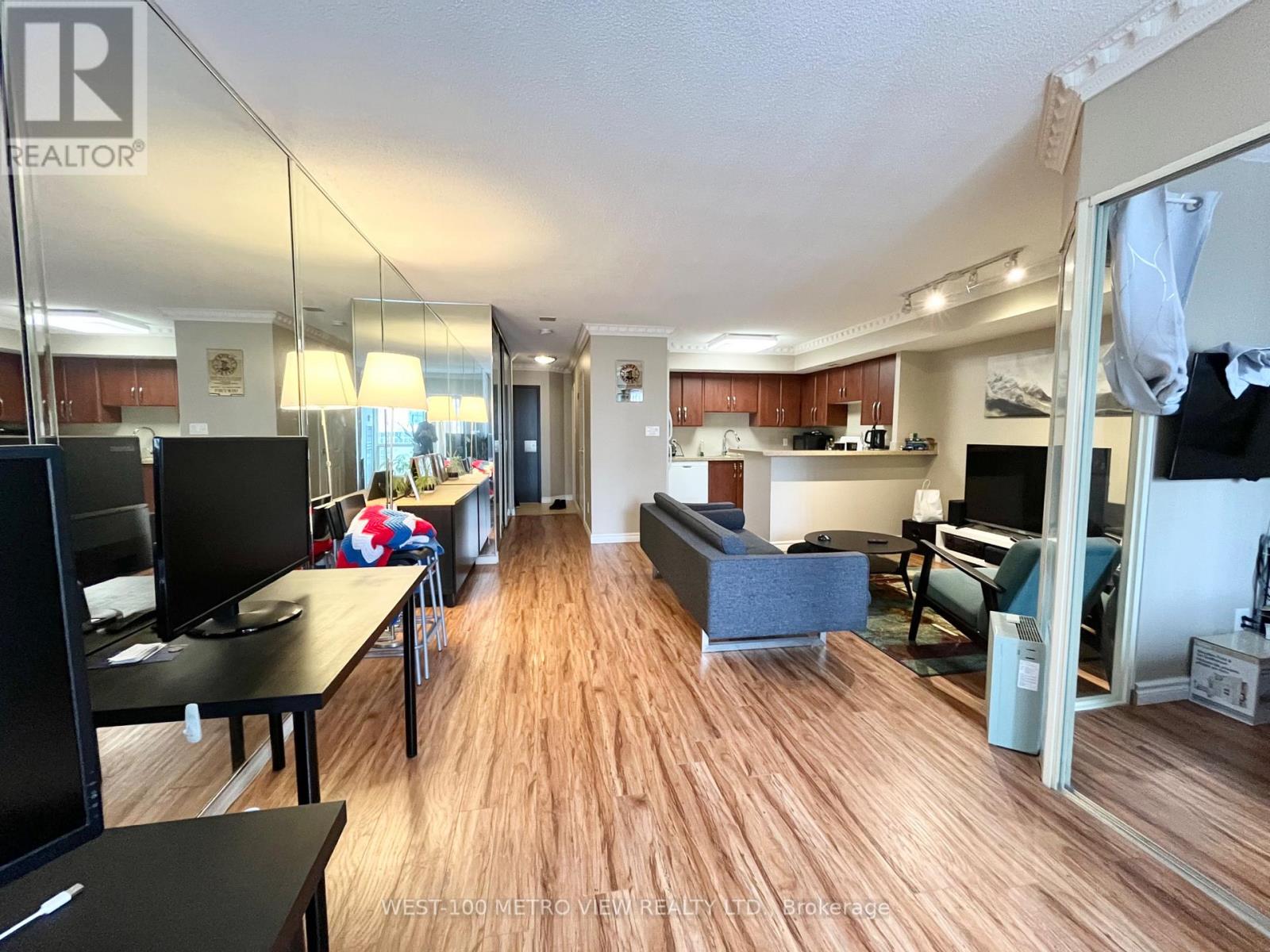 1911 - 25 The Esplanade, Toronto, Ontario  M5E 1W5 - Photo 11 - C12539356