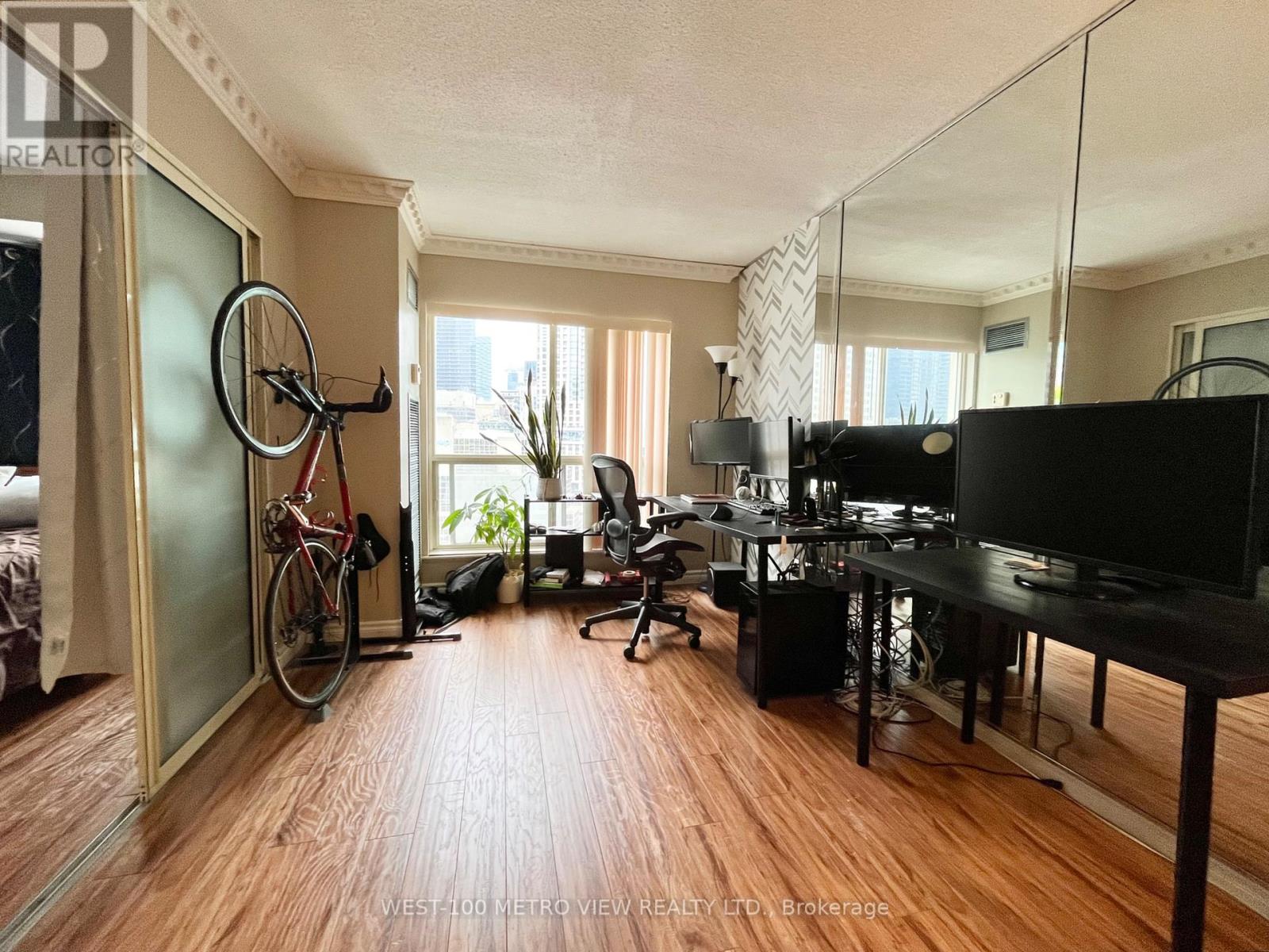 1911 - 25 The Esplanade, Toronto, Ontario  M5E 1W5 - Photo 12 - C12539356