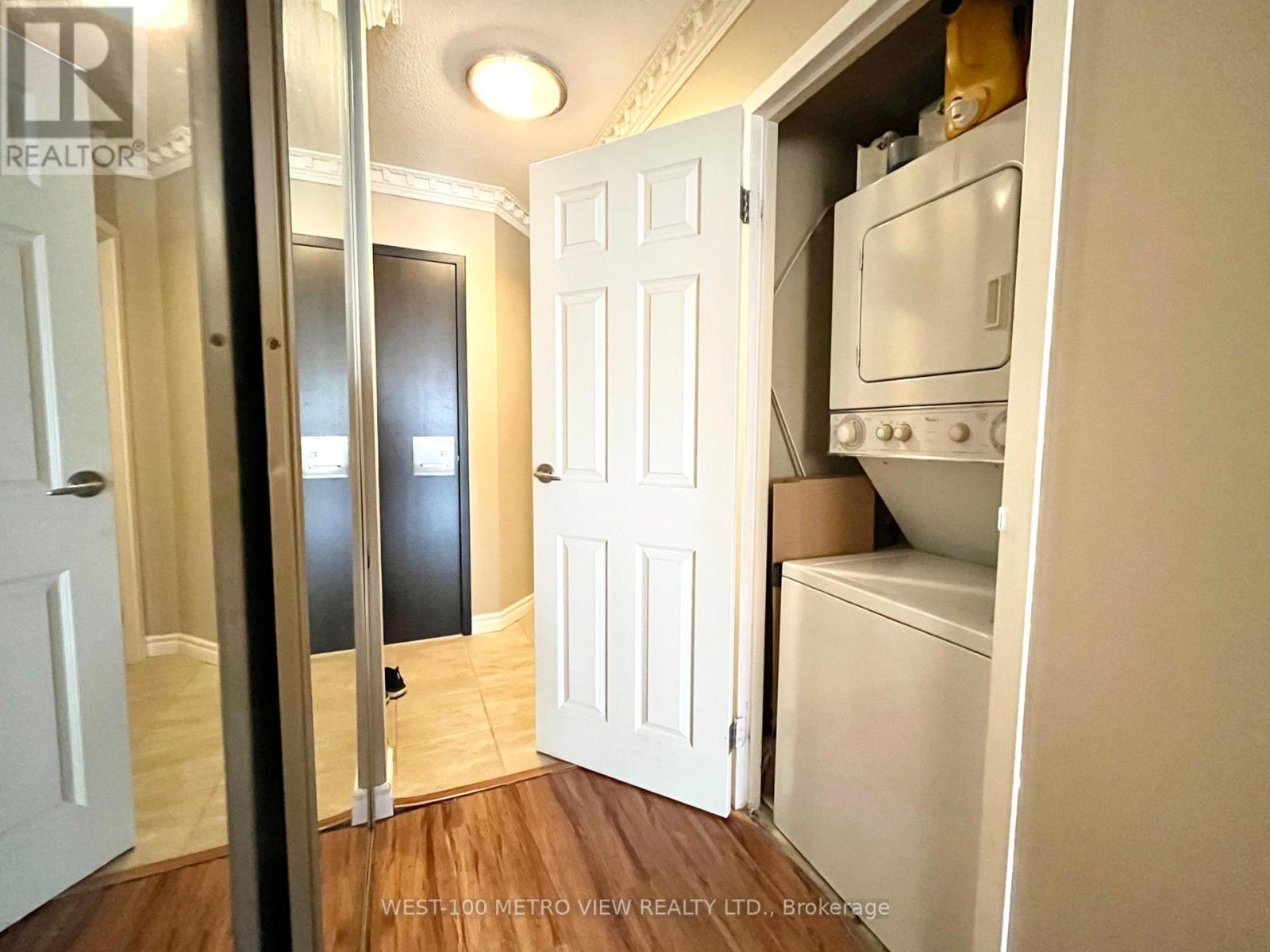 1911 - 25 The Esplanade, Toronto, Ontario  M5E 1W5 - Photo 16 - C12539356