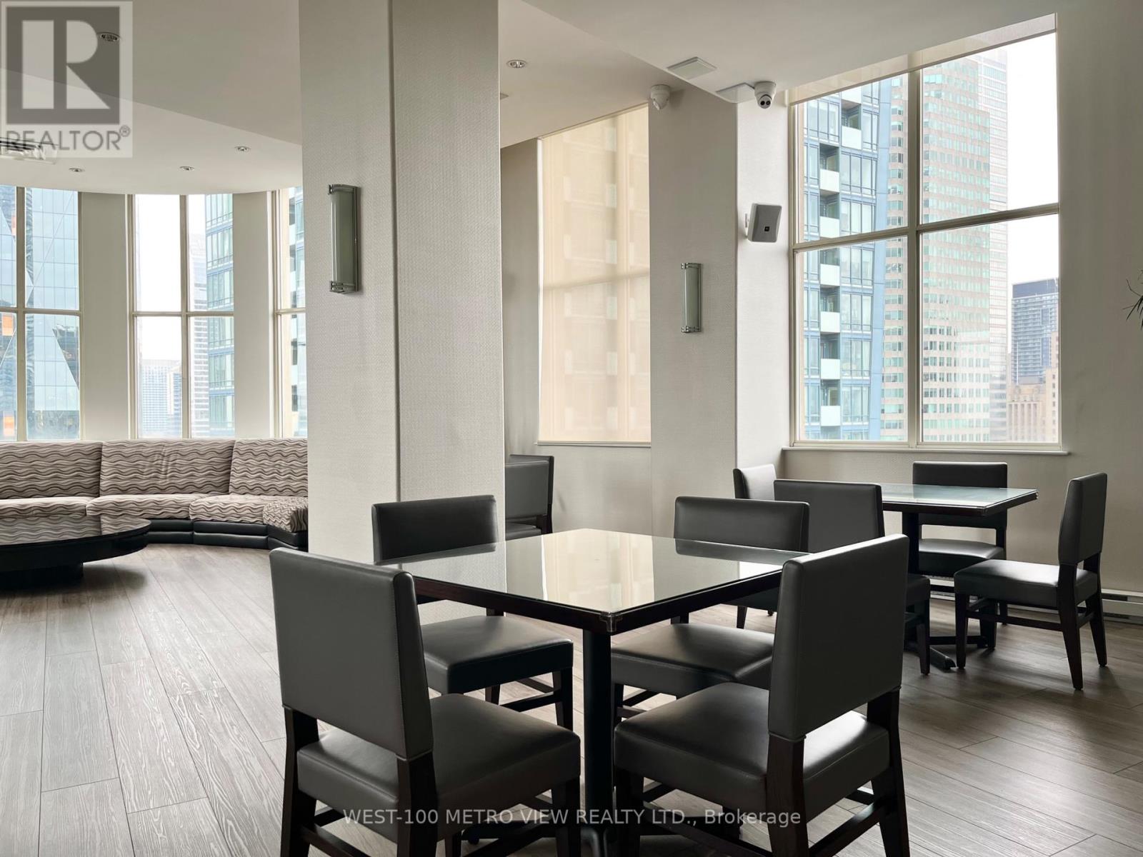 1911 - 25 The Esplanade, Toronto, Ontario  M5E 1W5 - Photo 21 - C12539356