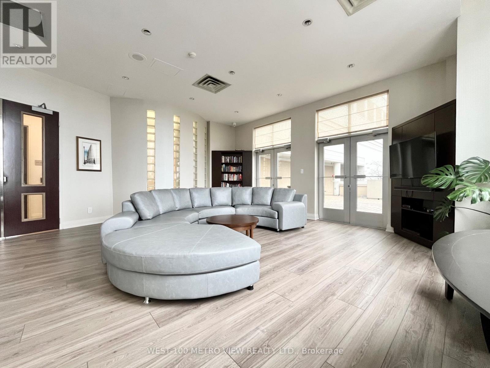 1911 - 25 The Esplanade, Toronto, Ontario  M5E 1W5 - Photo 23 - C12539356