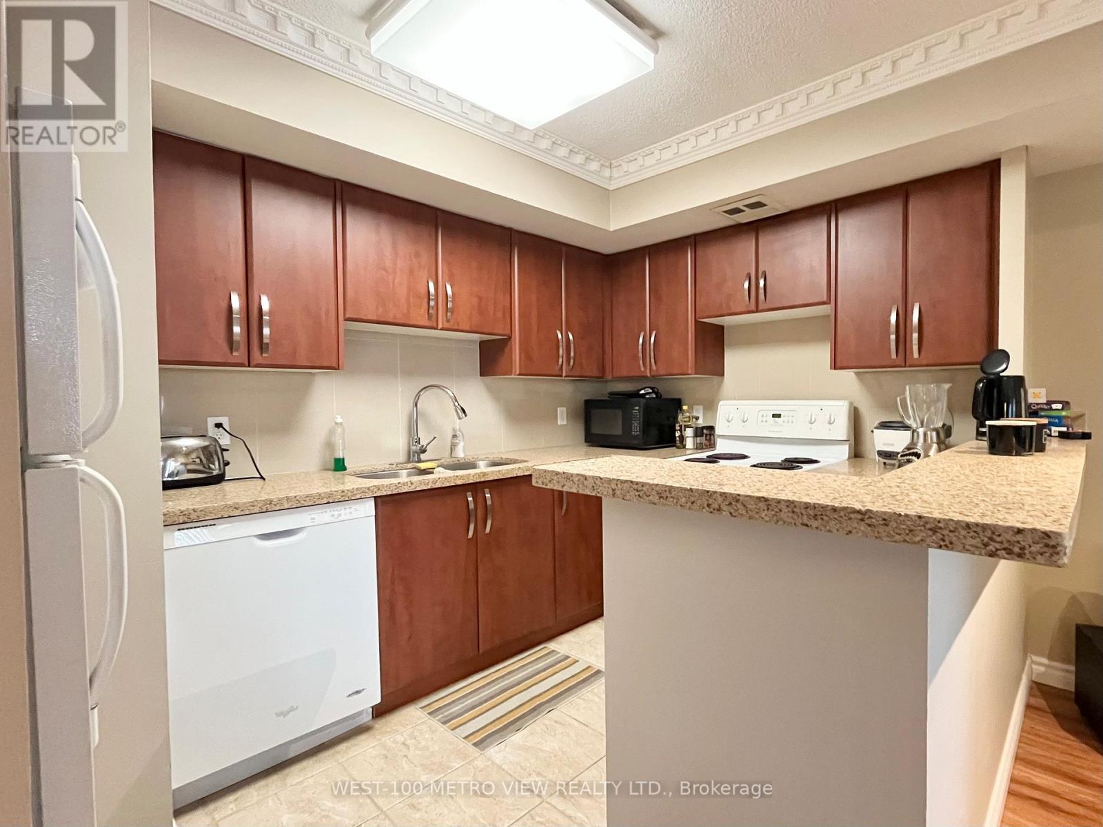 1911 - 25 The Esplanade, Toronto, Ontario  M5E 1W5 - Photo 8 - C12539356