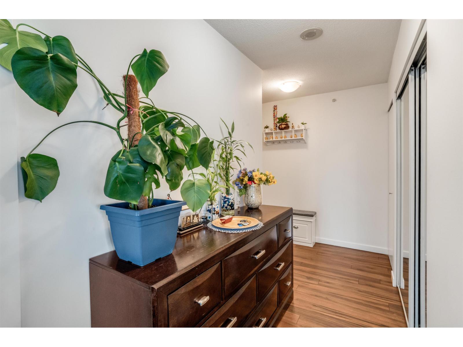 2704 9981 Whalley Boulevard, Surrey, British Columbia  V3T 0G6 - Photo 10 - R3066734