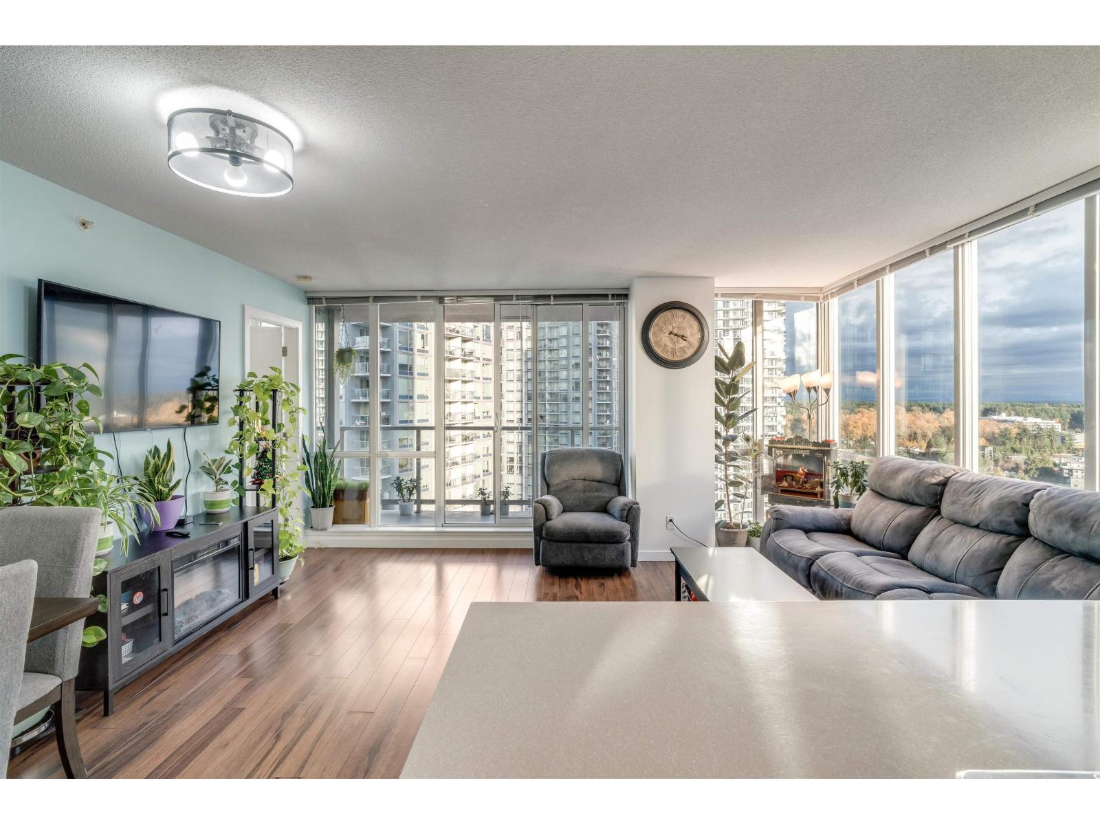 2704 9981 Whalley Boulevard, Surrey, British Columbia  V3T 0G6 - Photo 4 - R3066734