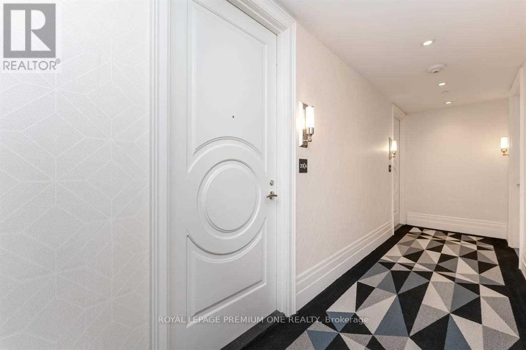 #2004 - 88 Blue Jays Way, Toronto, Ontario  M5V 2G3 - Photo 2 - C12526724