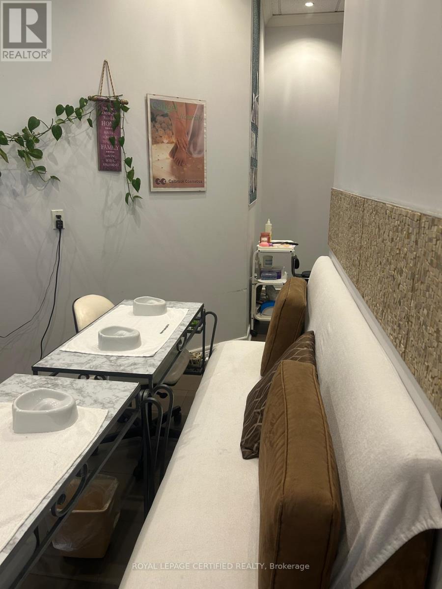 11 - 5651 Steeles Avenue E, Toronto, Ontario  M1V 5P6 - Photo 2 - E12526690