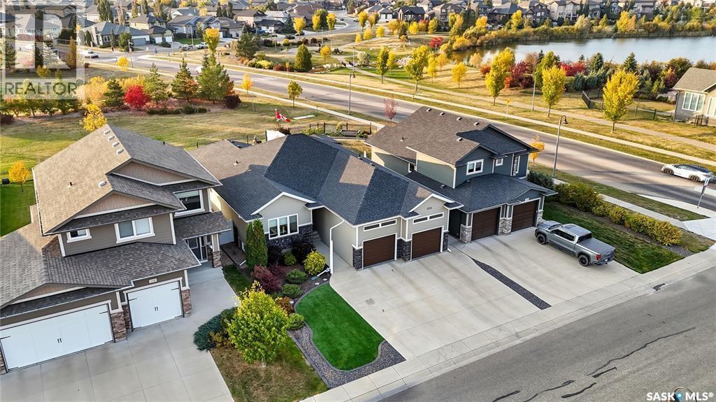 Property at 106 Pringle CRESCENT image 3