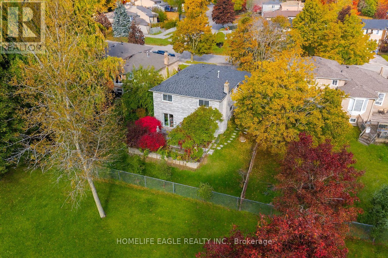 17 Beckett Avenue, East Gwillimbury, Ontario  L9N 1E6 - Photo 2 - N12539322